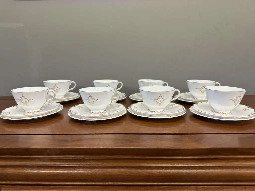 Royal Doulton English Fine China "Monteige" Trios x8 With Two Extra Side Plates & One Cup #H4954 Image 1++